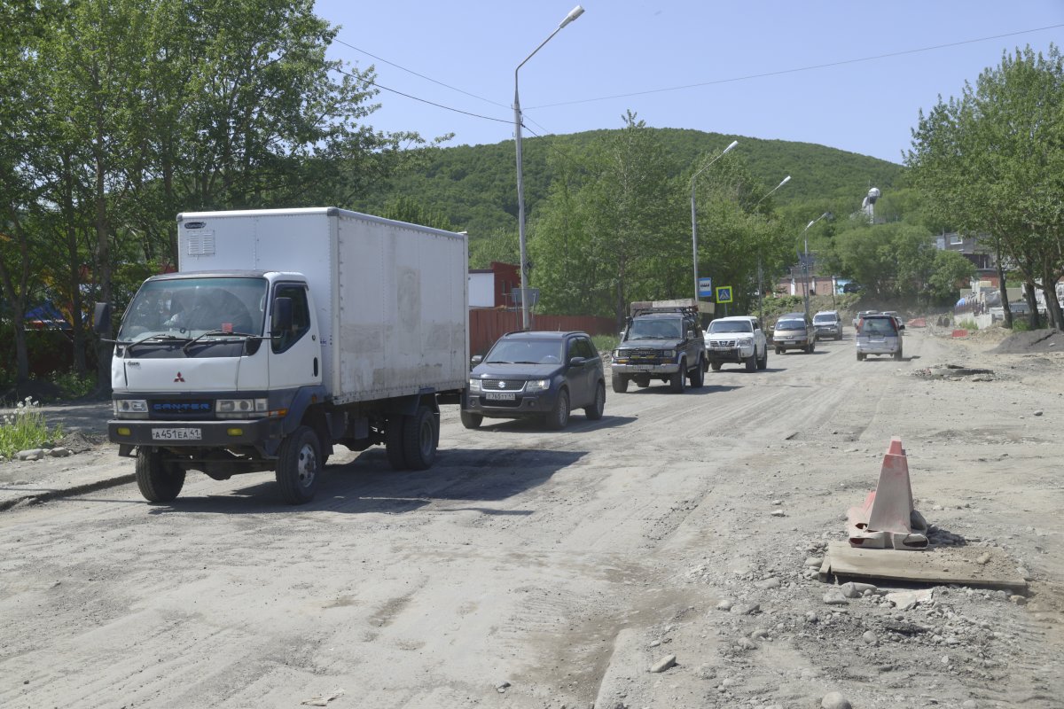 Частичную замену основания начали на дороге по Дальней в столице Камчатки |  АиФ Камчатка