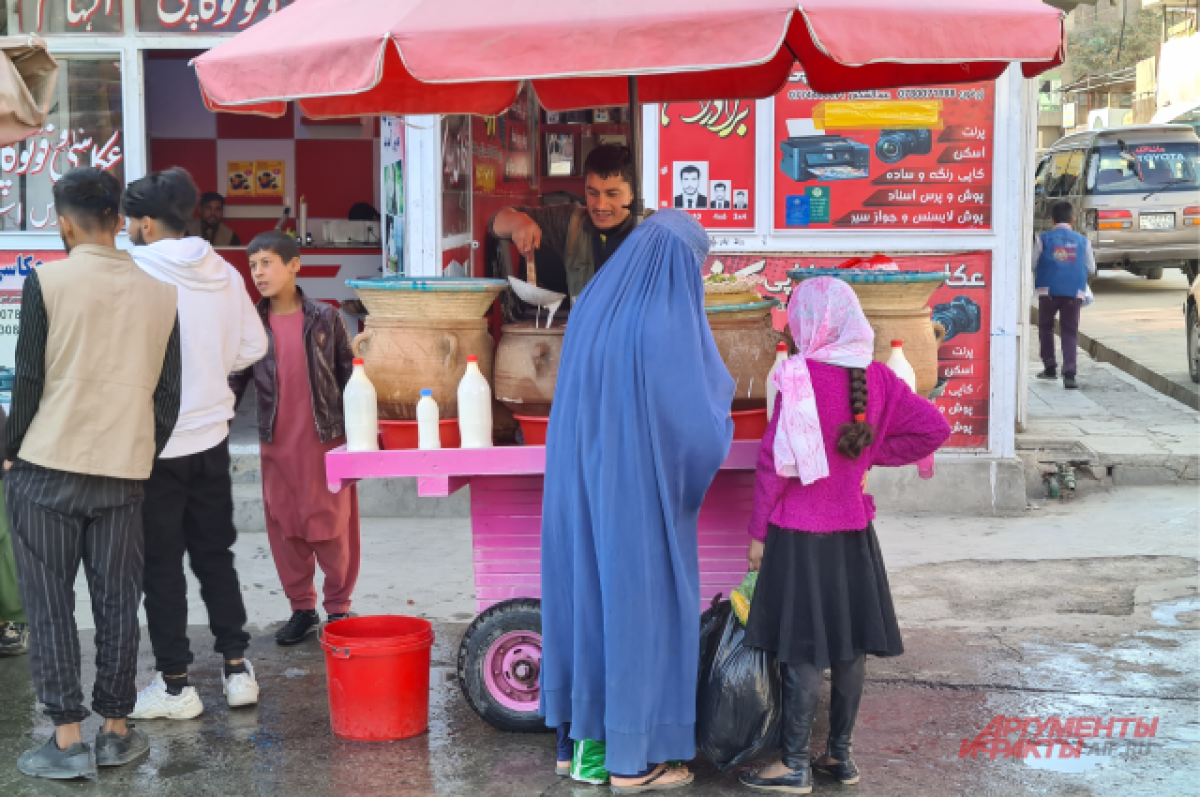 Талибы объяснили запрет салонов красоты желанием уберечь афганцев от трат