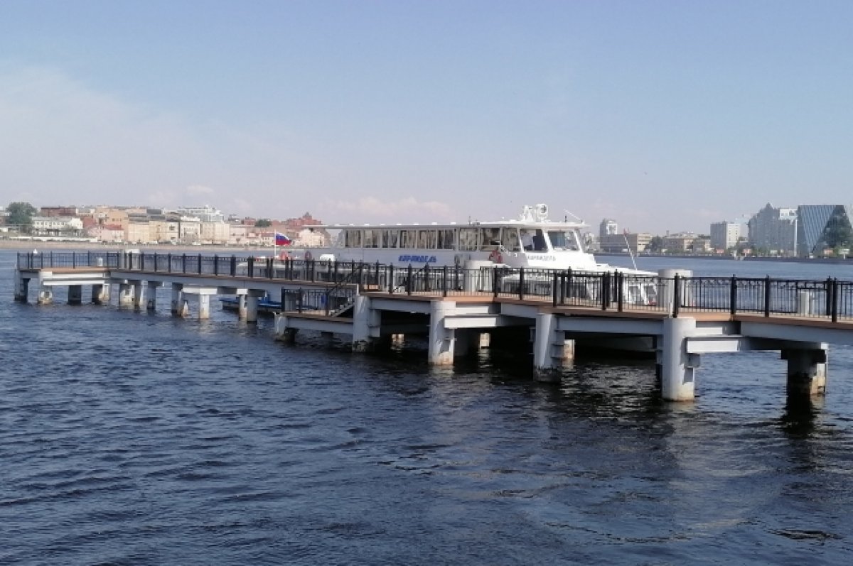 Петербург и Москва возглавили летний туристический топ городов РФ