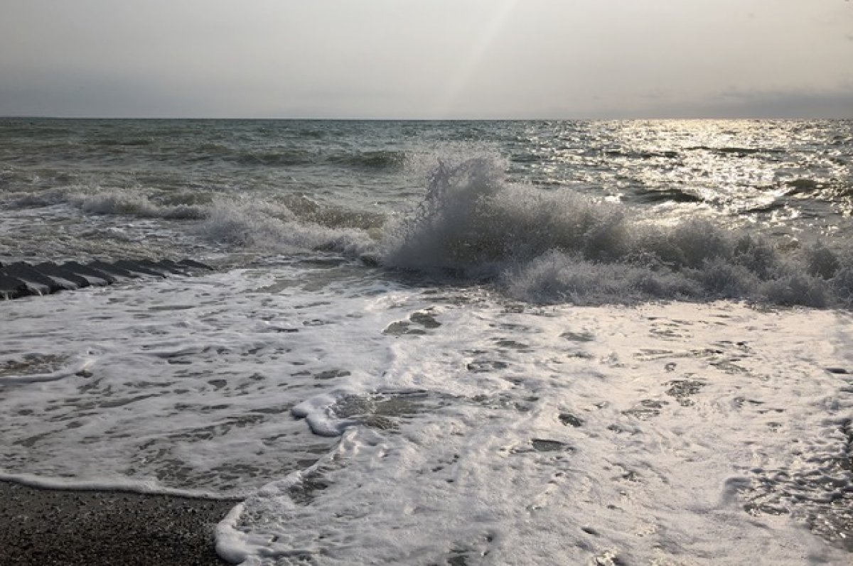 Турист утонул у пляжа в Анапе во время шторма