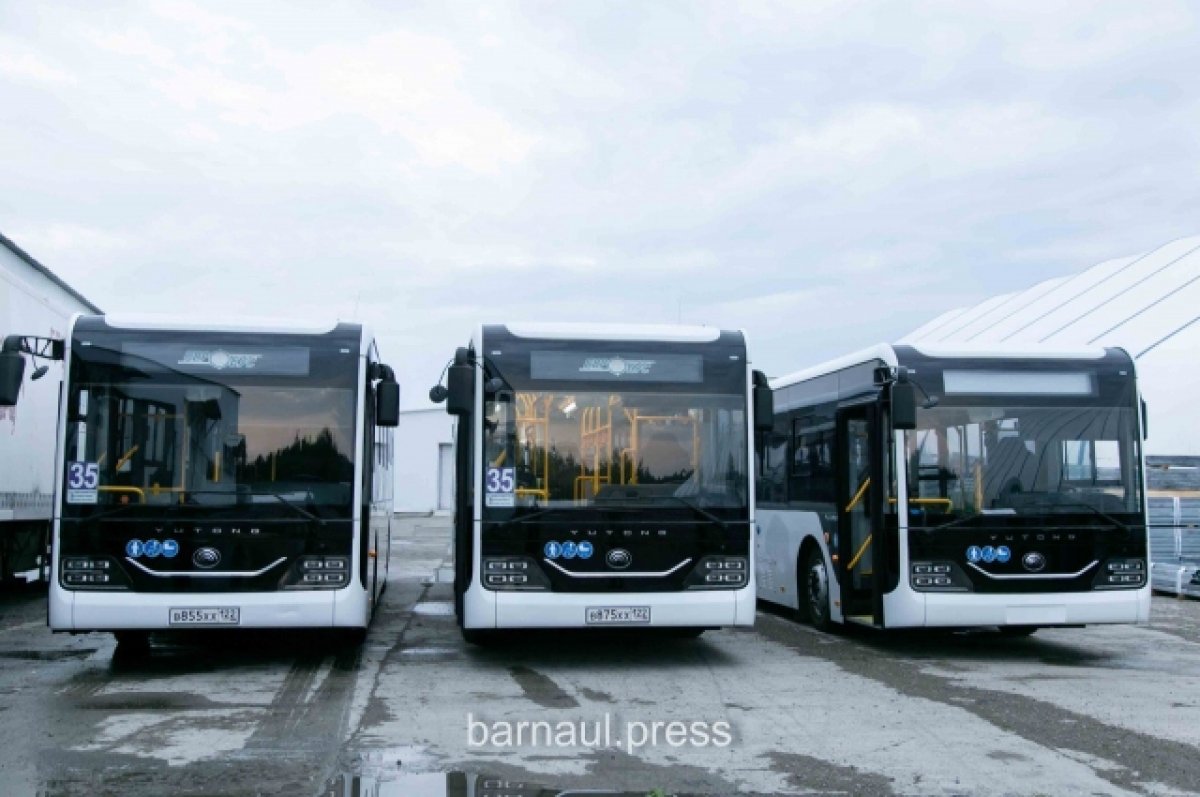 В Барнауле на маршрут вышли новые автобусы