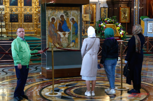На сколько лет отдана икона Рублева «Троица» Русской православной церкви?