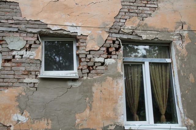 В микрорайоне Юдино Казани снесут аварийный дом, а собственникам возместят стоимость квартир. 