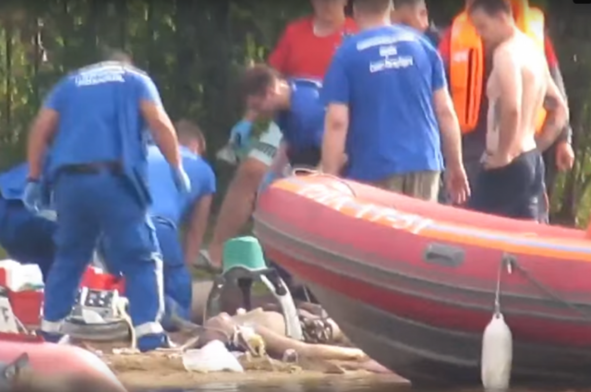 Подростки утонули на Суздальском озере. Развлечения на озере. На Суздальском озере утонул ребенок. Ребенок утонул в сауне