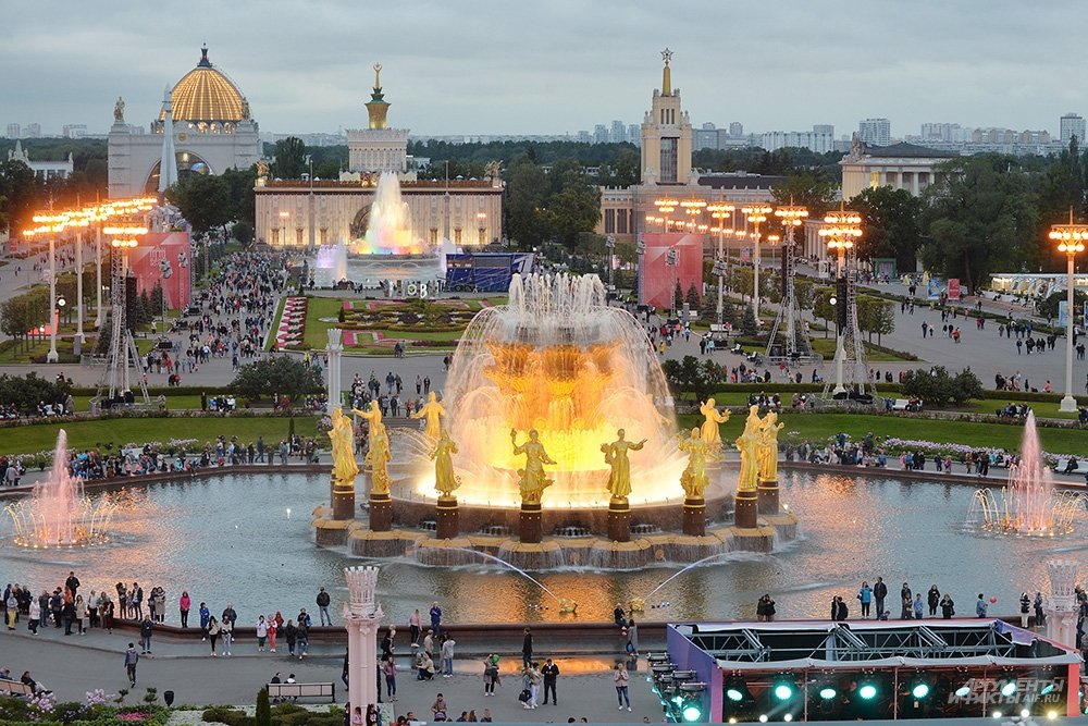 Фонтаны в Москве. Красивые фонтаны в Москве. Исторические фонтаны в Москве. Фонтаны Москвы фото.