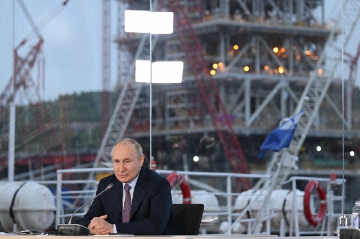Дали газу. Путин в Мурманске провел совещание о Северном морском пути