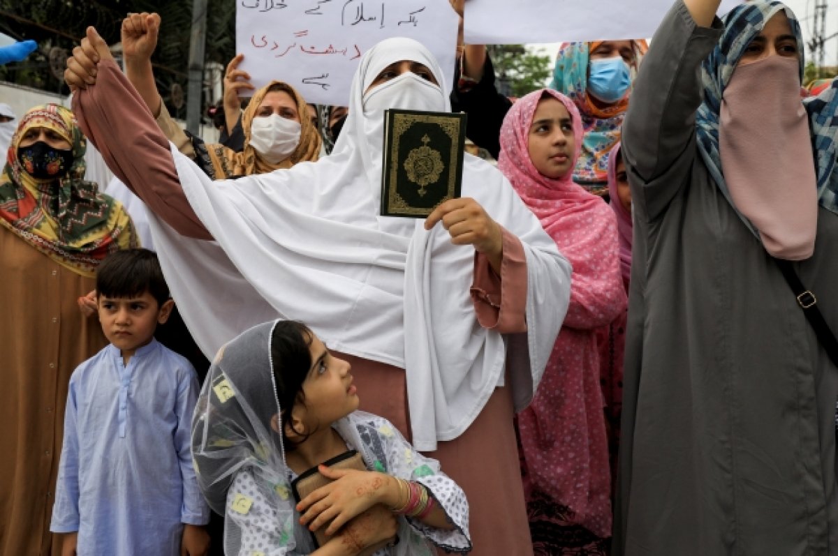 Ирак попросил ОИС провести экстренное заседание после осквернения Корана