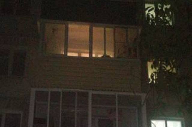 Дом, с балкона которого нянин друг выбросил ребенка.