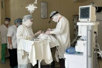 В Оренбурге хирурги удалили желчный пузырь беременной двойней женщине.