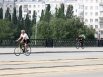На улицах Екатеринбурга на параллельных курсах часто встречались «отдыхающие» и «работающие» велосипедисты.