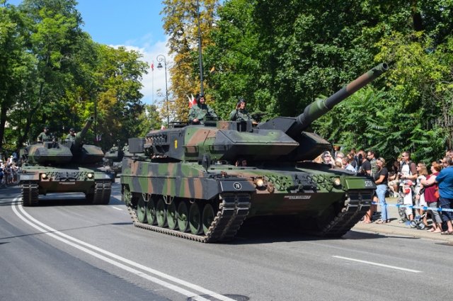 Танки Leopard 2 в Польше. 
