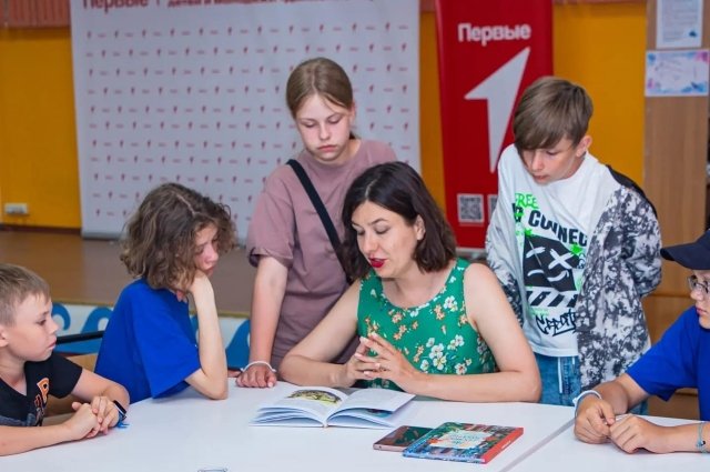 Есть вещи, которые надо продвигать, к которым нужно прикладывать усилия. Это касается любви к чтению, интереса к истории. 