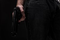 В Юрия Бедерина выстрелили три раза из огнестрельного нарезного пистолета.