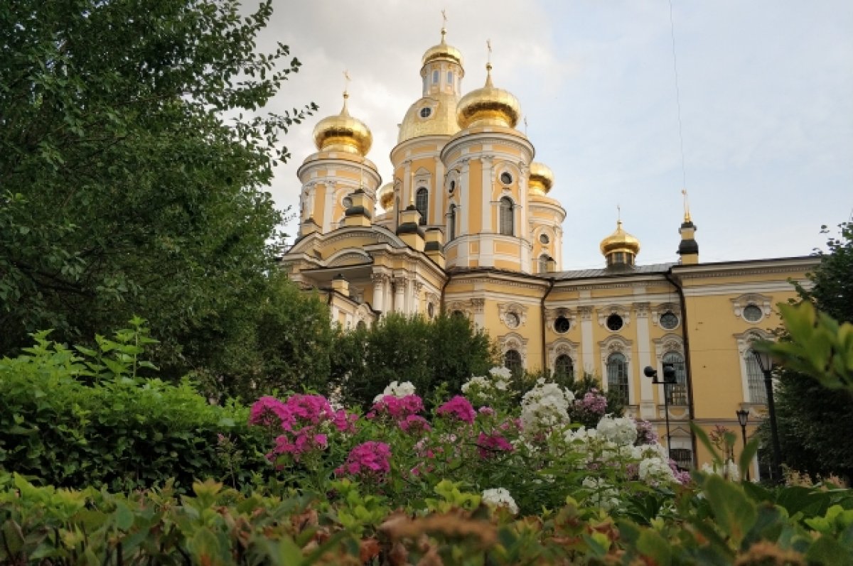 Церковь возле Армады Оренбург