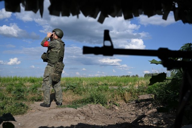Военнослужащий ВС РФ на боевой позиции на Запорожском направлении.