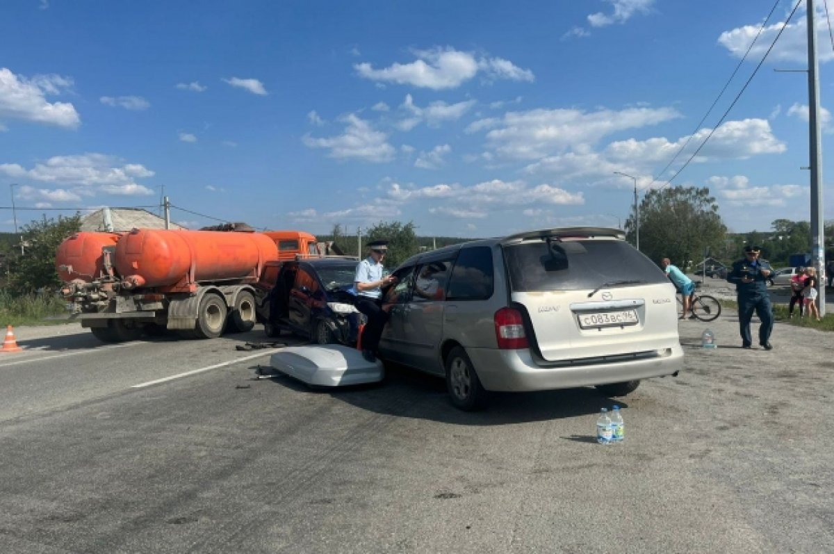 На Урале в аварии с заснувшим водителем погиб ребенок | АиФ Урал