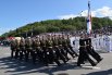 По Приморской площади торжественным маршем прошли парадные расчёты разных родов войск.