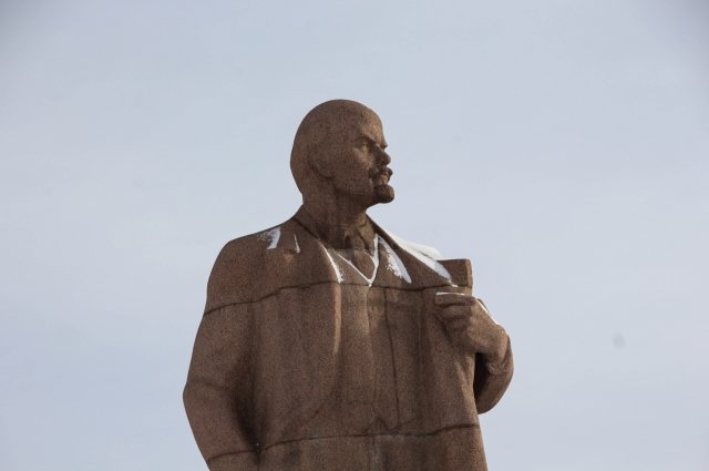 Все памятники Ленину в Тобольске были снесены.
