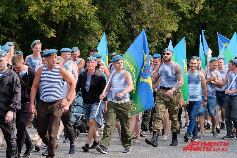 День воздушно-десантных войск в Перми.