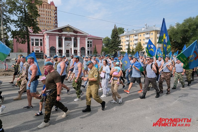 День воздушно-десантных войск в Перми.