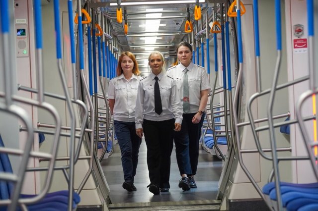 Начало работы женщин-машинистов на Некрасовской линии метро