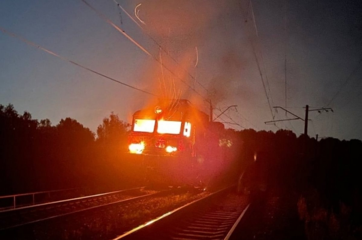 Пожар в локомотиве под Тулой не повлиял на движение поездов | АиФ Тула