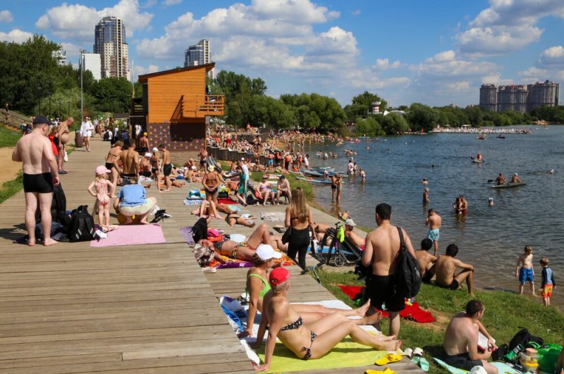 Синоптик Леус: суббота стала самым тёплым днём в Москве с начала лета11