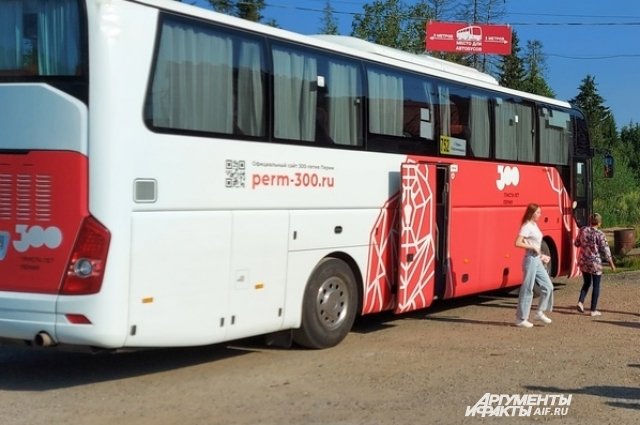 Водителя увезли в больницу, а пассажирам пришлось пересаживаться на попутки