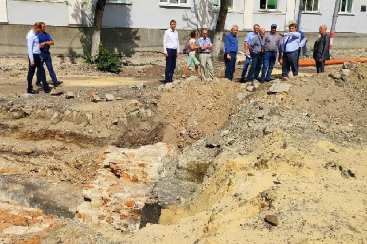 Докопались! Созданию Театрального сквера помешал старинный фундамент | АиФ  Ульяновск