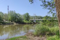 В Оренбурге спасли неудачно прыгнувшего в Урал с обрыва мужчину.
