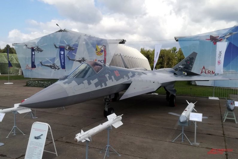 Многофункциональный истребитель пятого поколения Су-57.