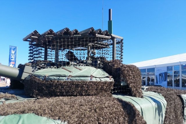 Российские танки впервые получили комплекс защиты от FPV-дронов «Тритон»0