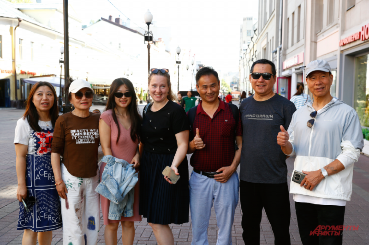 «Красивые люди, не спешат». Как китайские туристы отдохнули в России