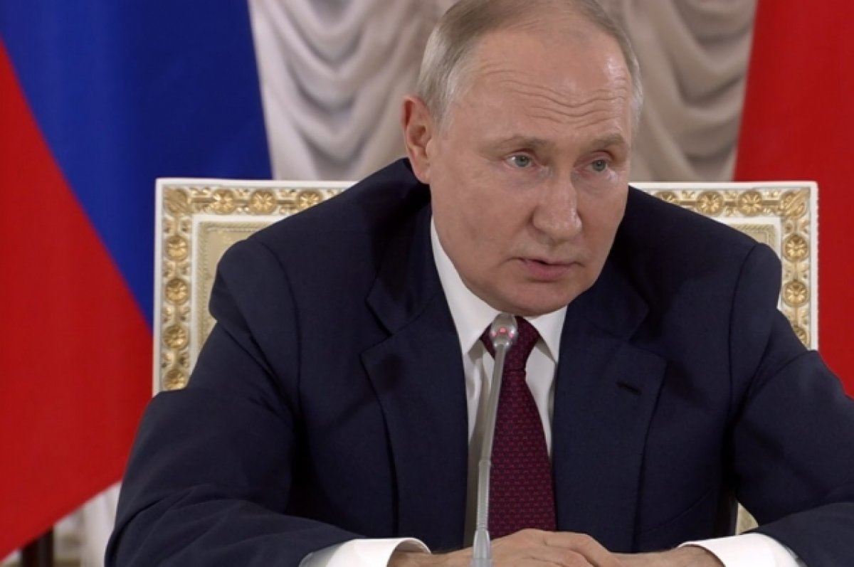 Путин: Россия проходит сложный путь своего развития