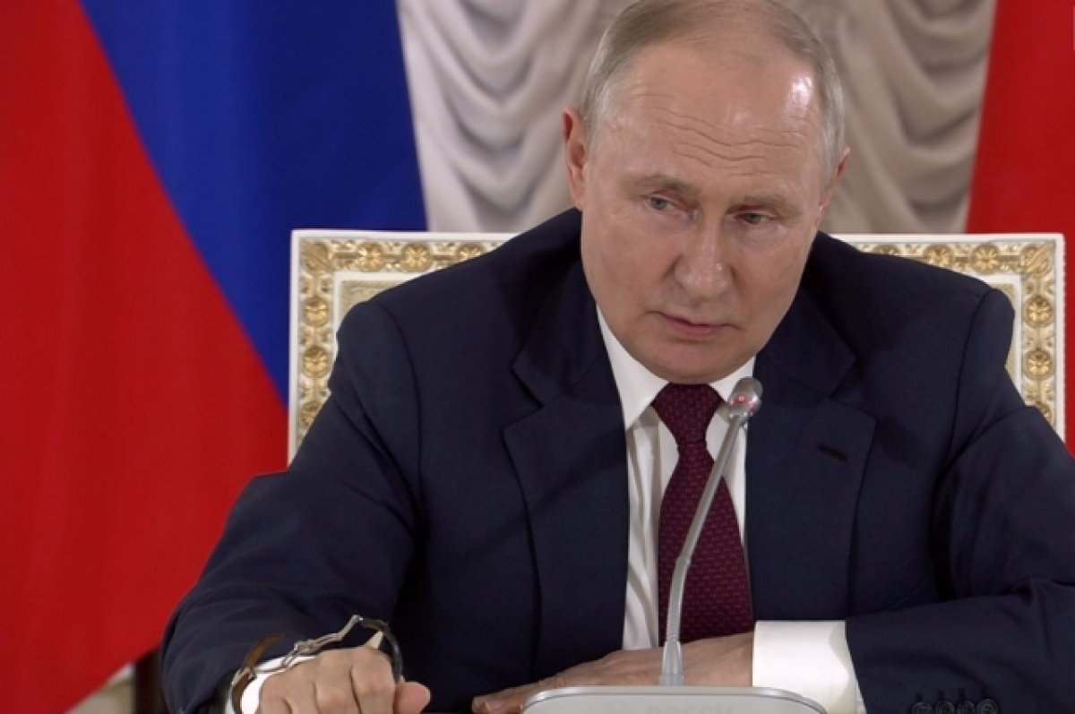 Путин пригласил представителей бизнеса стран БРИКС принять участие в ВЭФ