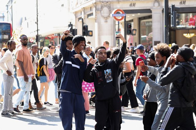 Массовое ограбление магазинов на Оксфорд-стрит в Лондоне