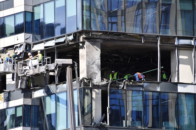 Фасад здания делового центра «Москва-сити», поврежденный в результате атаки украинских беспилотников.