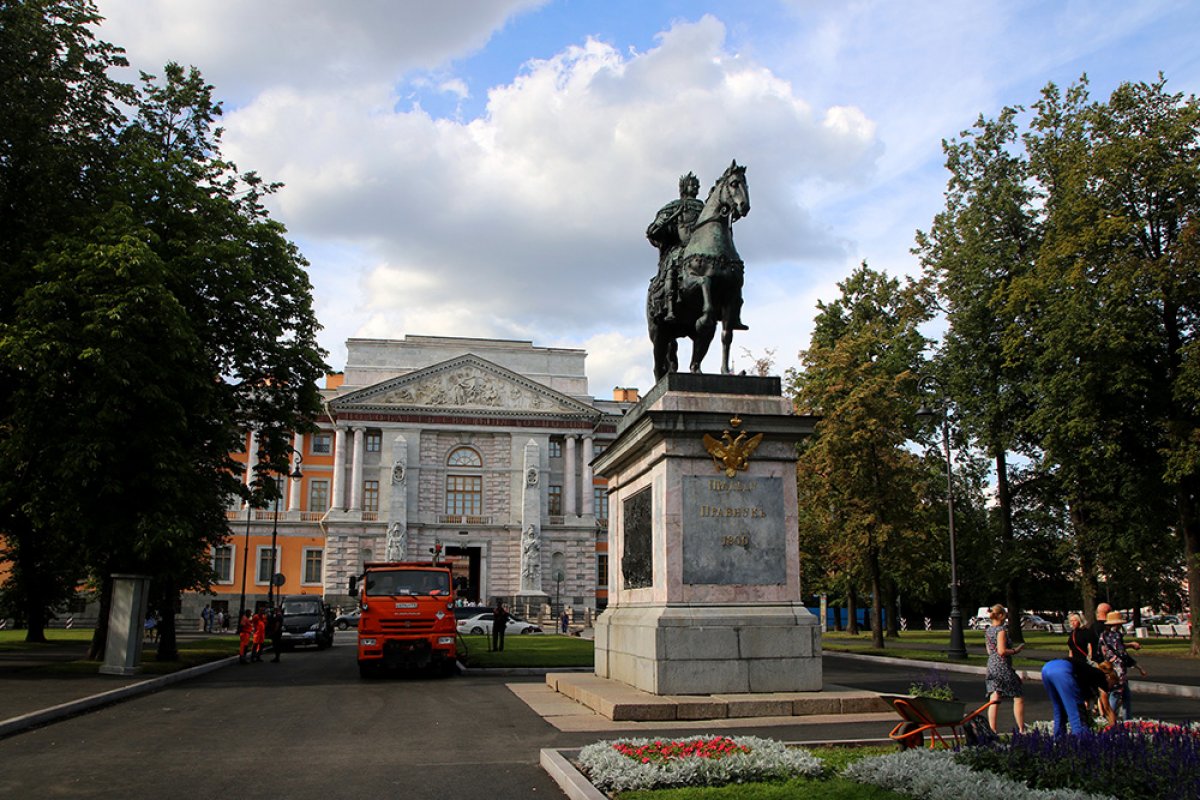 Пенсионеры из Башкирии смогут ездить бесплатно в туры в Санкт-Петербург |  АиФ Уфа