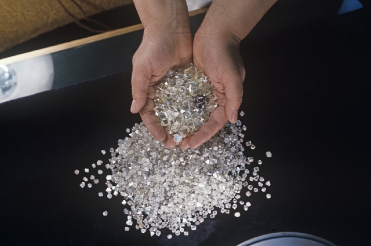 NYT: санкции G7 против российских алмазов могут вступить в силу в январе