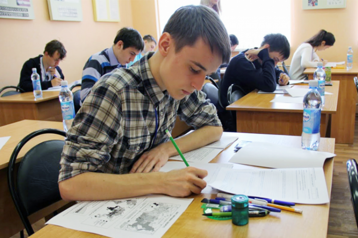 В школах Крыма запустят курсы военной подготовки с 1 сентября
