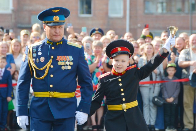 Суворовское военное училище открылось в Иркутске.