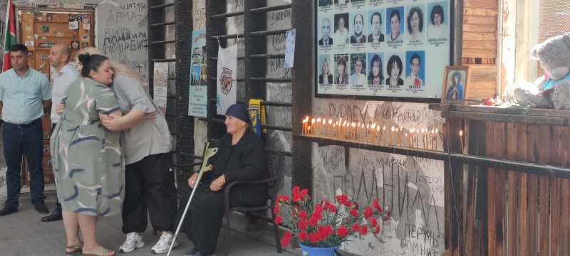 Наталья Дзуцева в теракте потеряла дочь (в центре) и одна вырастила полуторагодовалую осиротевшую внучку.