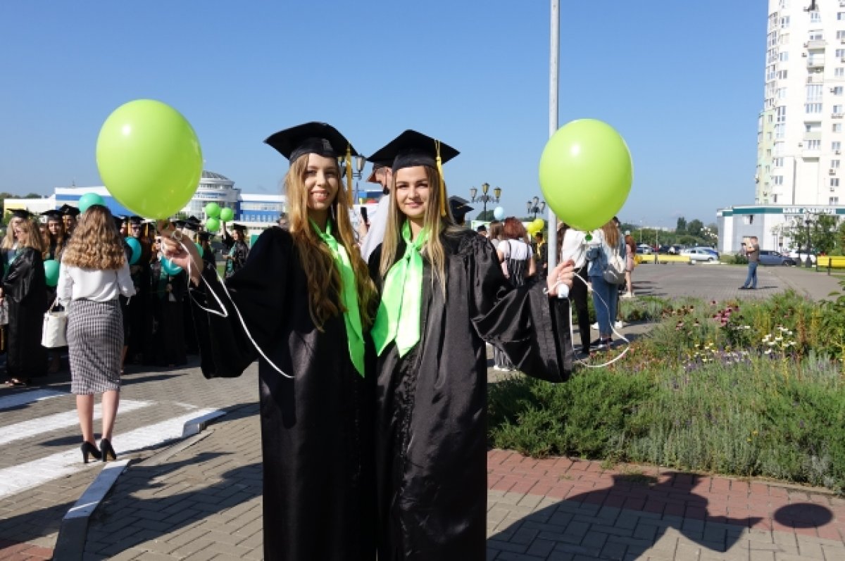 Школы Барнаула вошли в топ по числу поступивших в лучшие вузы выпускников