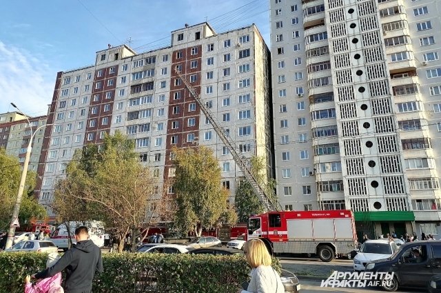 Пожар возник на одном из верхних этажей.