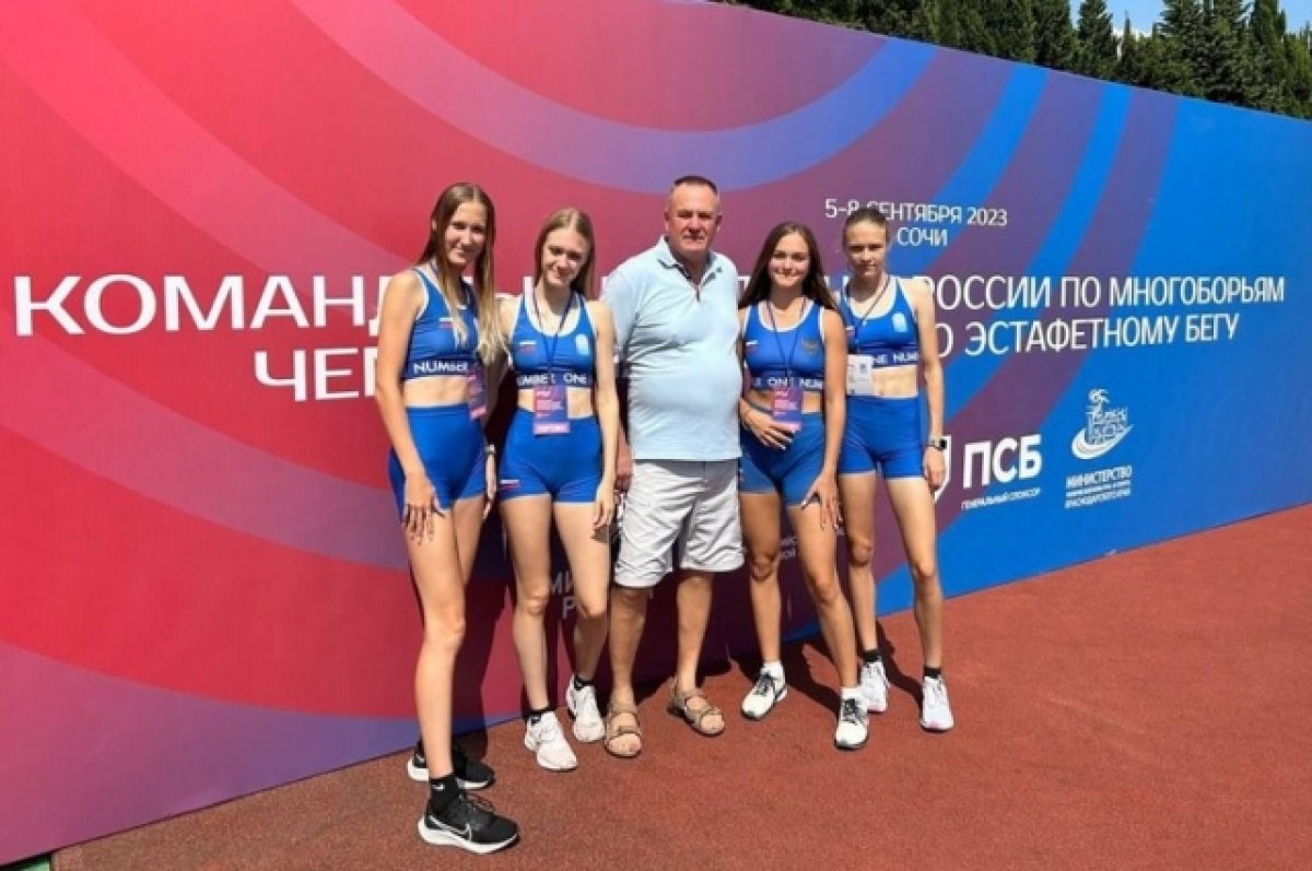 Брянские спортсменки взяли серебро первенства России по эстафетному бегу