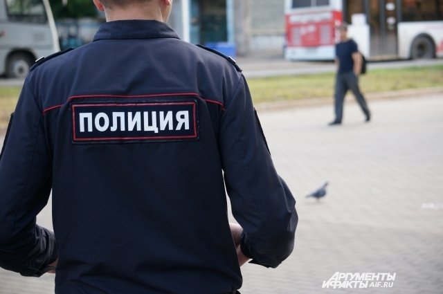 Неизвестный выстрелил в подростка в микрорайоне Крохалева