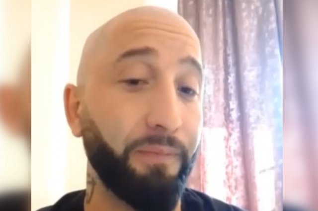 Кадр из видео, где Амид Юсупов объясняет, почему жёстко высказался накануне.