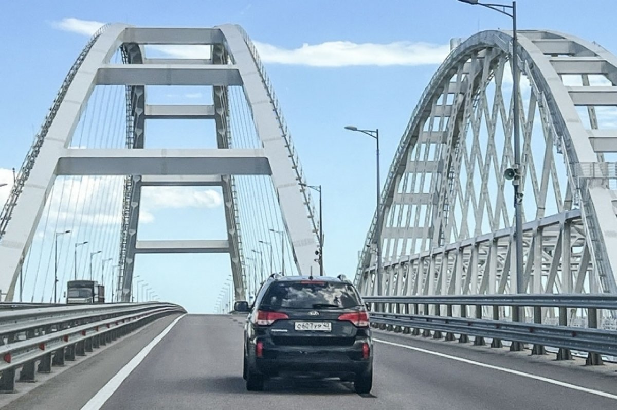 На подъезде к Крымскому мосту образовалась очередь из 520 автомобилей
