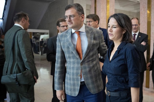Министр иностранных дел Украины Дмитрий Кулеба и министр иностранных дел Германии Анналена Бербок.