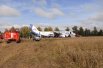 Пилоты решили уводить самолёт в Новосибирск, но по пути закончилось топливо, из-за чего экстренная посадка и произошла в селе Убинское.